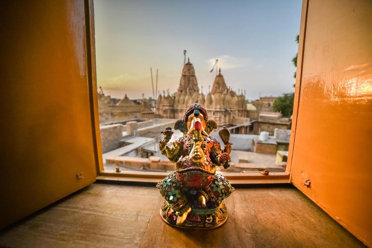Mud Mirror Guesthouse Jaisalmer Bagian luar foto