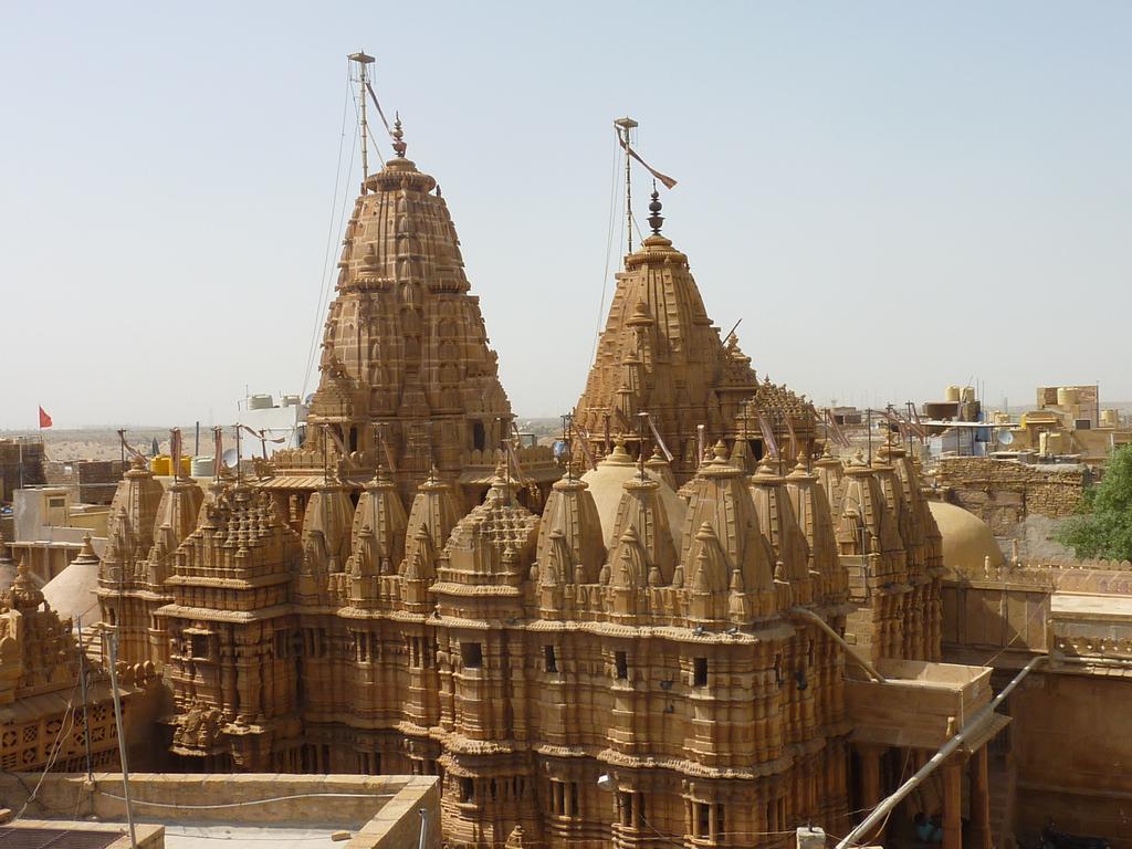 Mud Mirror Guesthouse Jaisalmer Bagian luar foto