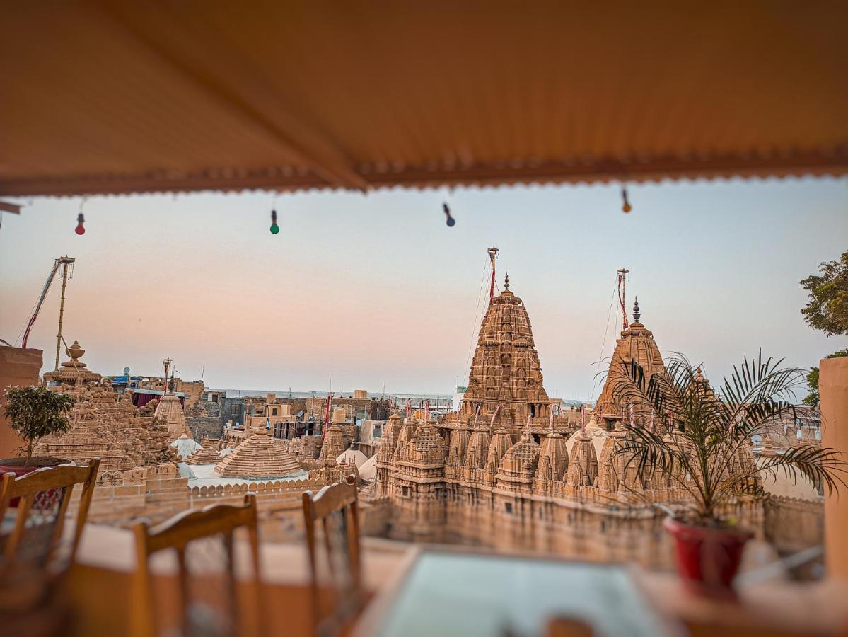 Mud Mirror Guesthouse Jaisalmer Bagian luar foto