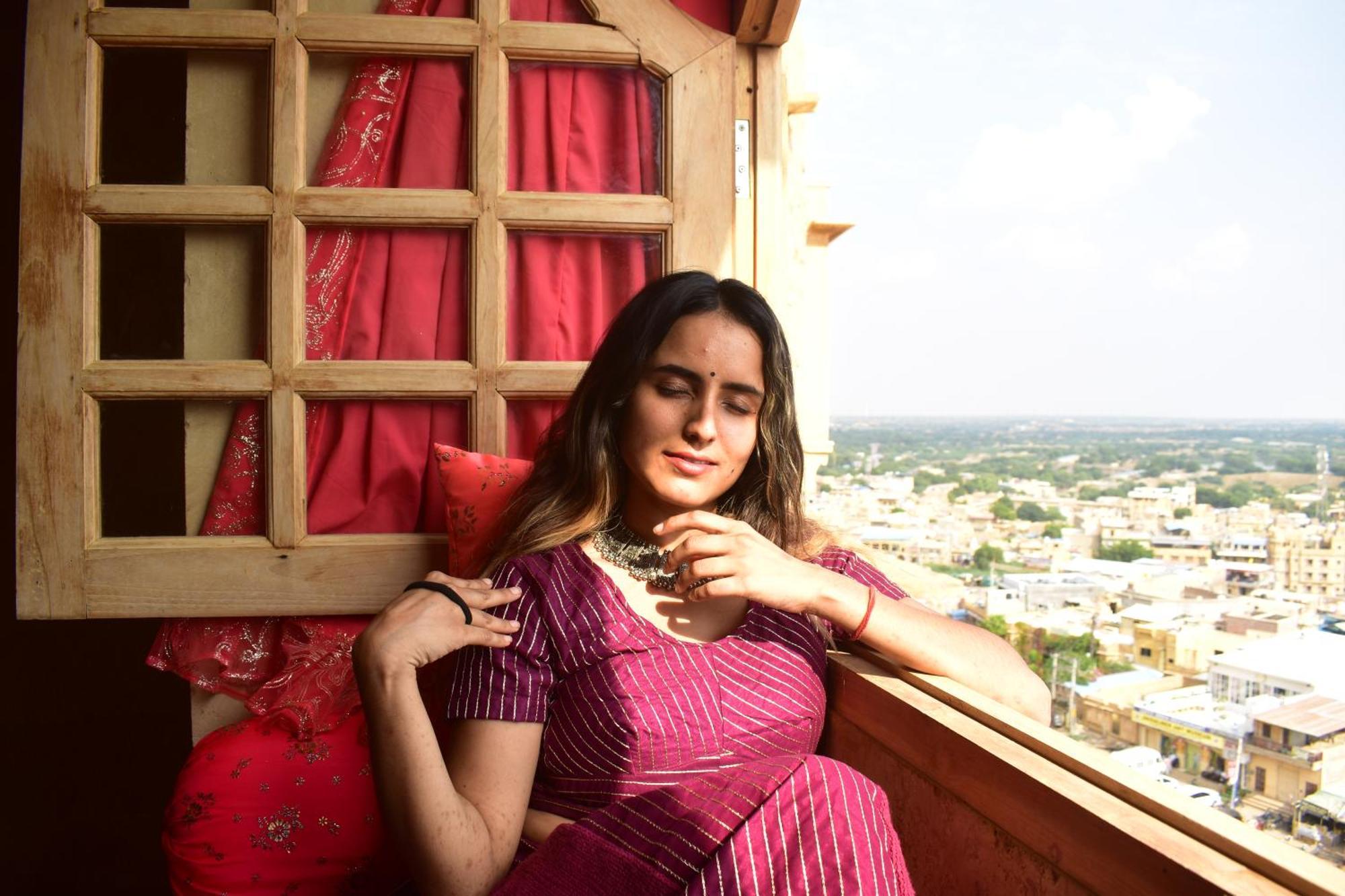 Mud Mirror Guesthouse Jaisalmer Bagian luar foto