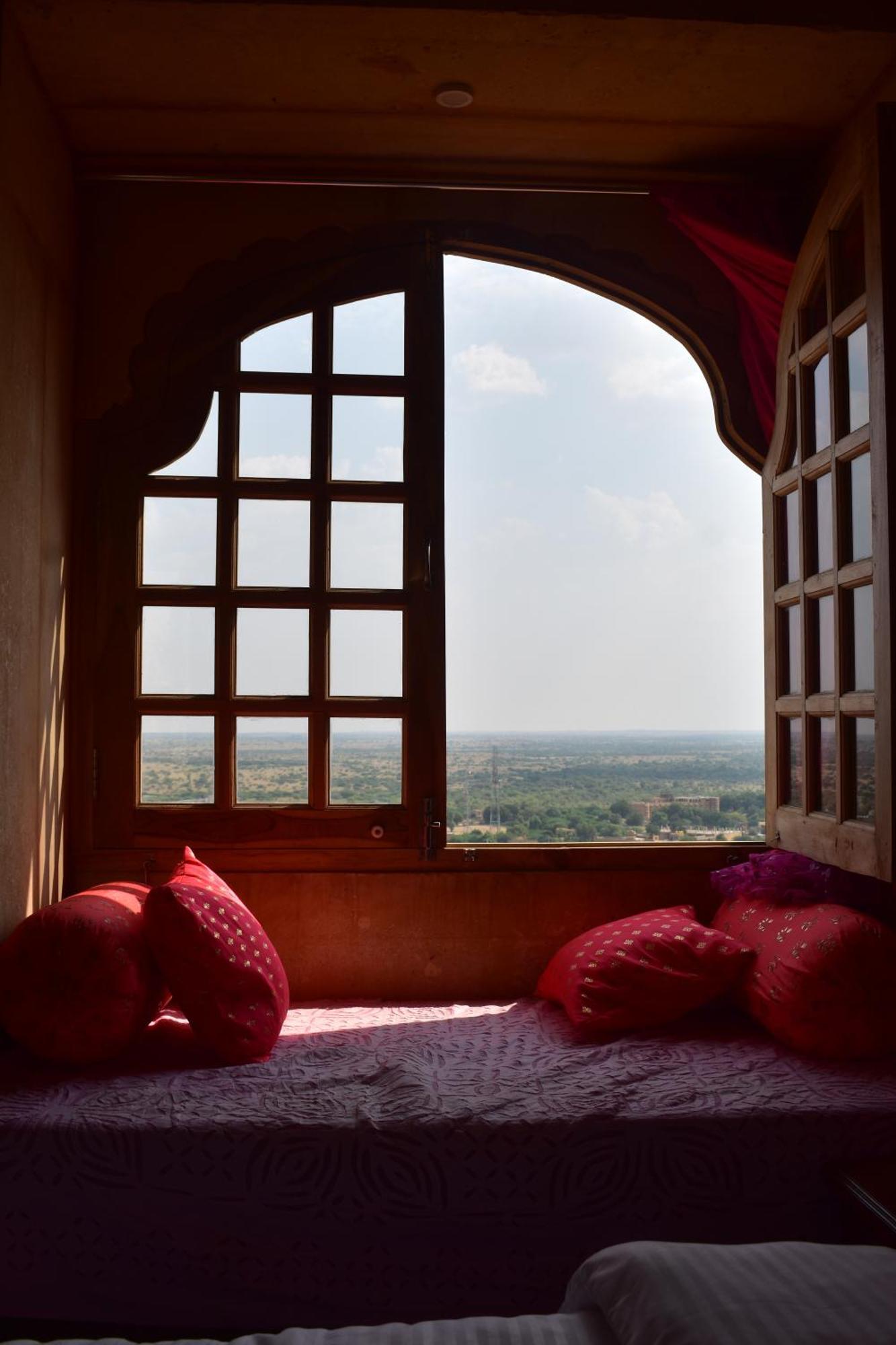 Mud Mirror Guesthouse Jaisalmer Bagian luar foto