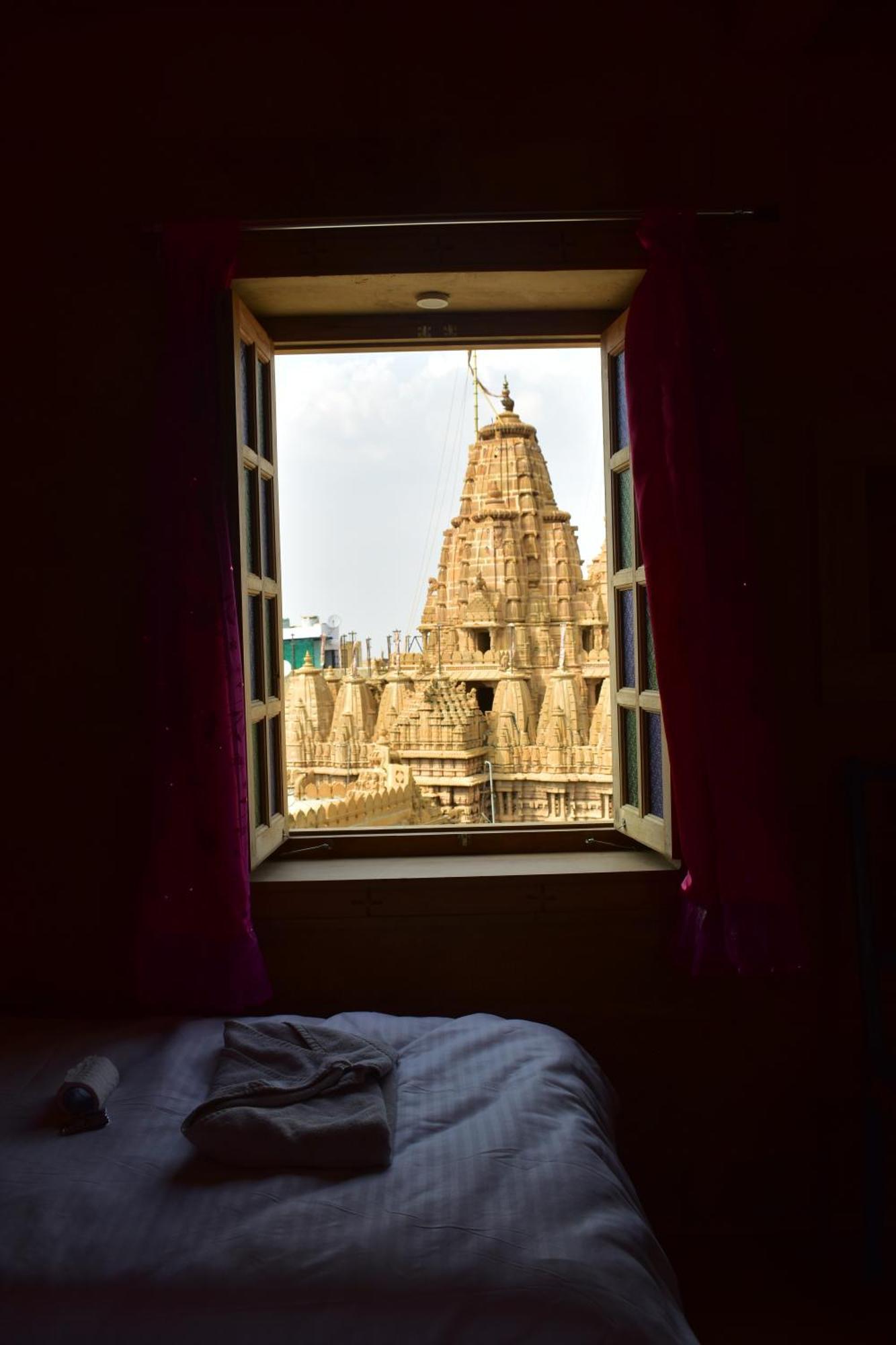 Mud Mirror Guesthouse Jaisalmer Bagian luar foto