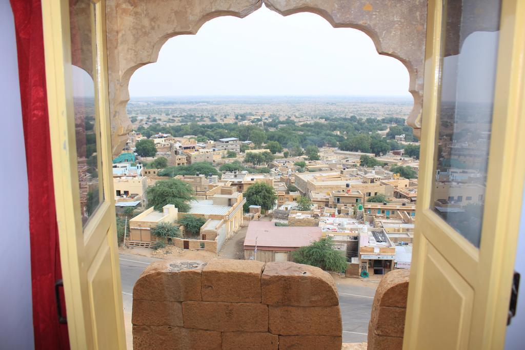 Mud Mirror Guesthouse Jaisalmer Bagian luar foto