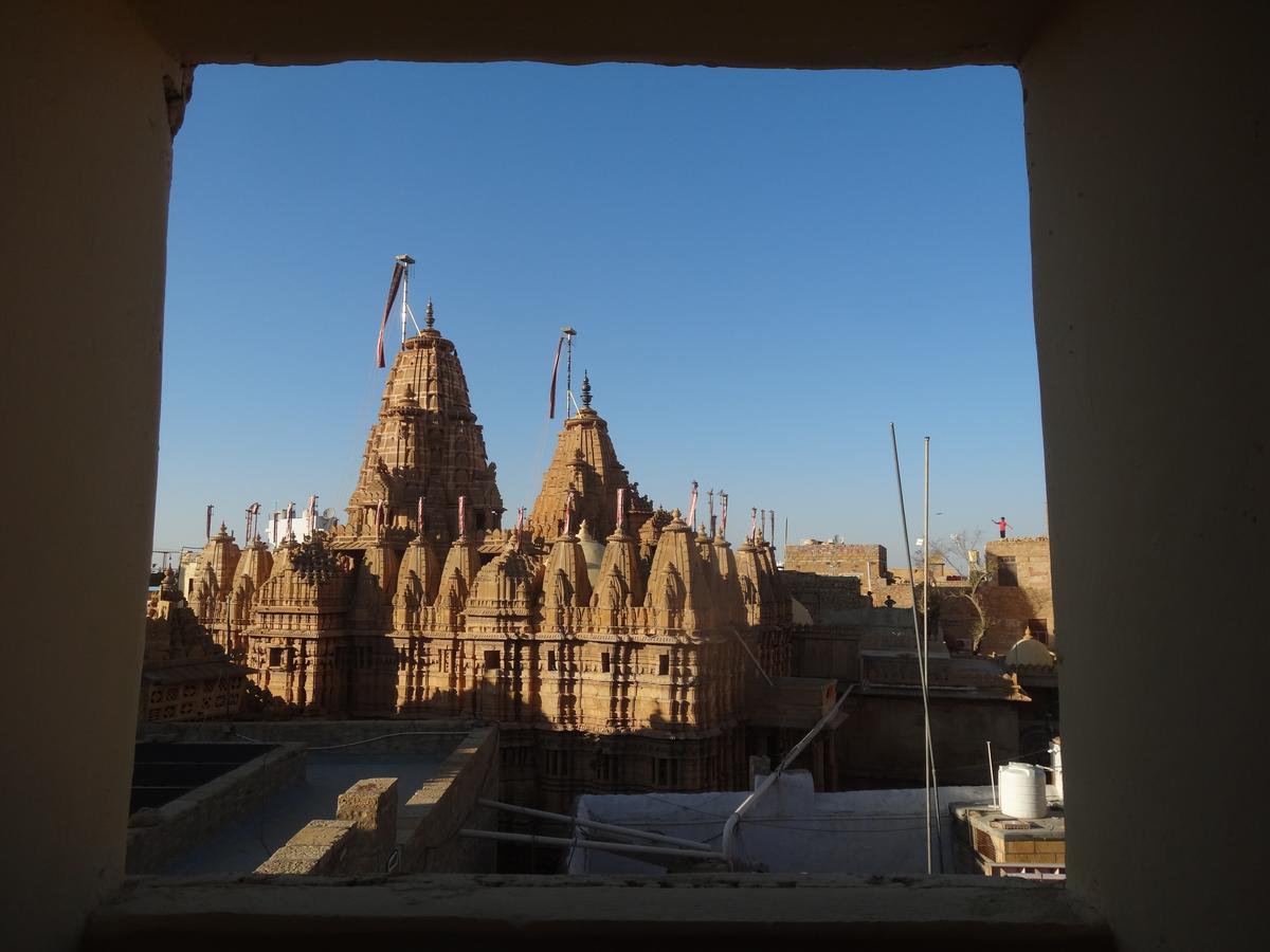 Mud Mirror Guesthouse Jaisalmer Bagian luar foto
