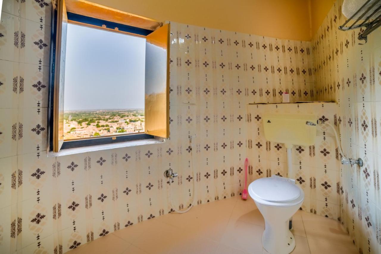 Mud Mirror Guesthouse Jaisalmer Bagian luar foto