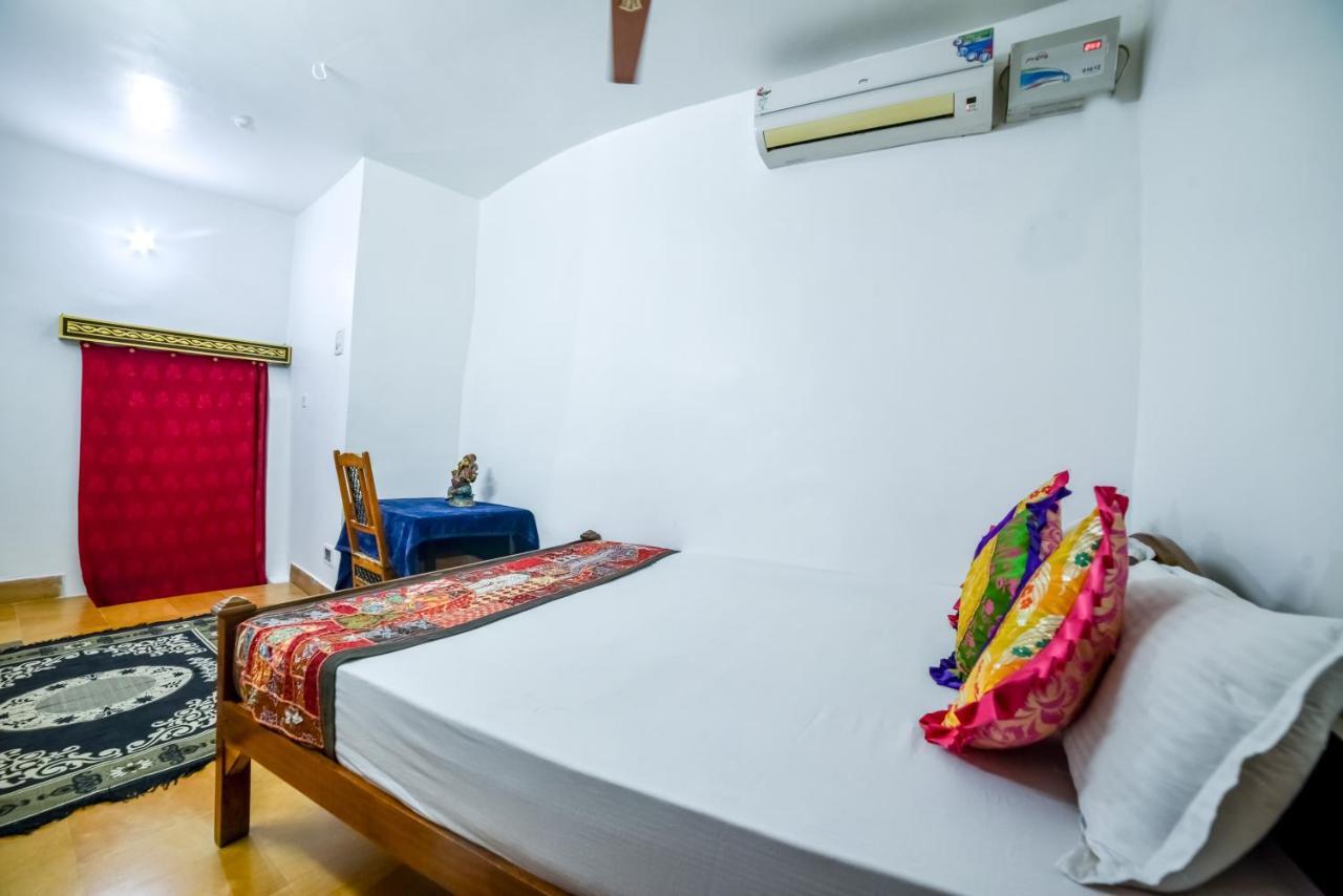 Mud Mirror Guesthouse Jaisalmer Bagian luar foto